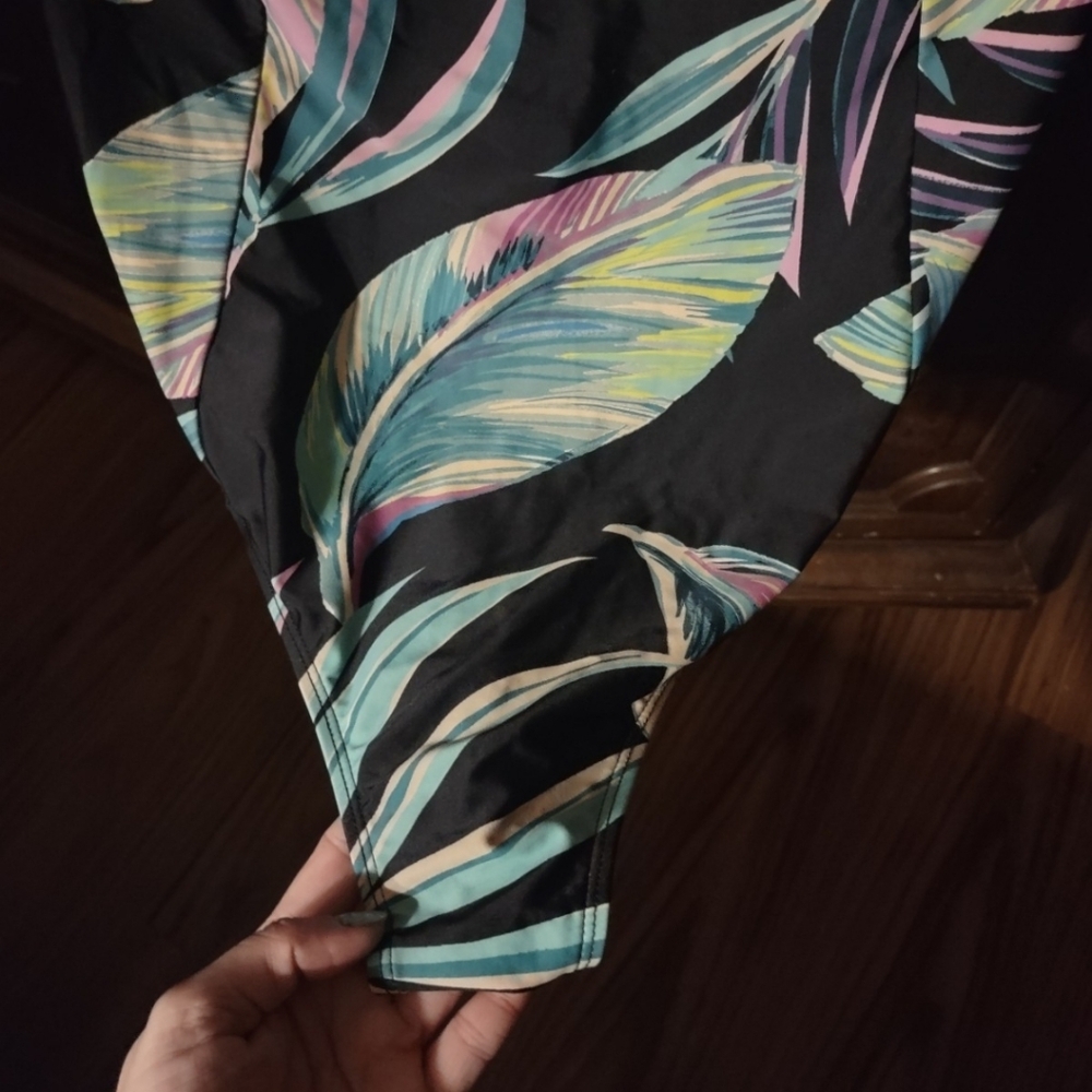 Torrid Sexy Plus Size Swimsuit - Picture 4 of 8